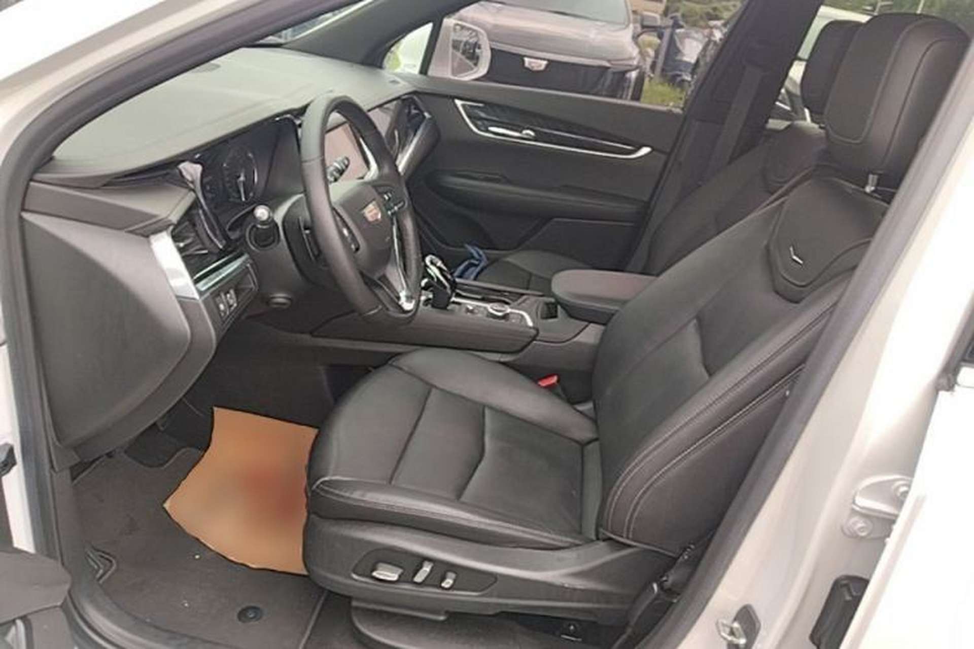 Used Cadillac XT6 2020 28T Six-Seater Luxury Version Left Front Seat