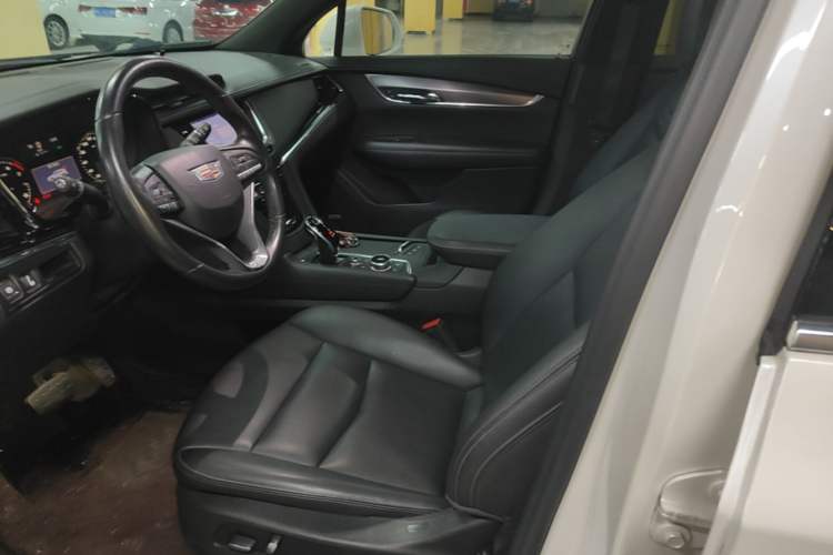 Used Cadillac XT6 2020 28T 7-Seater Four-Wheel Drive Luxury Version Left Front Seat