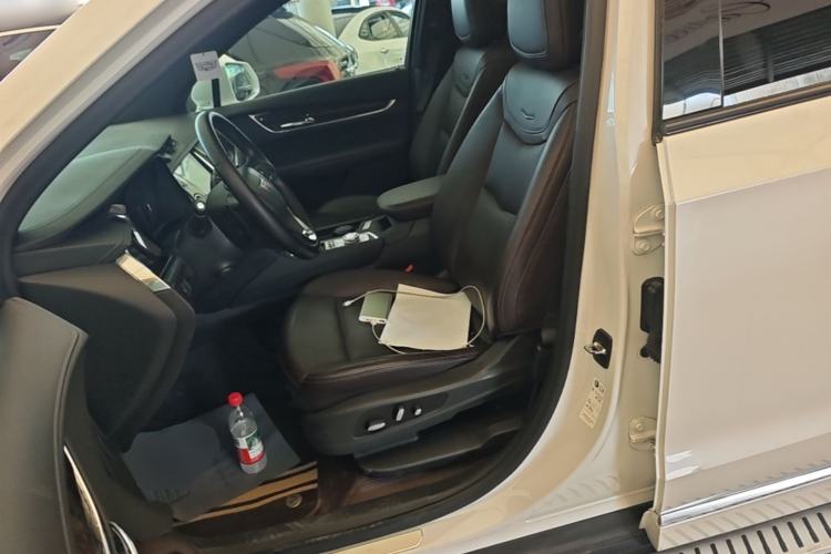Used Cadillac XT6 2020 28T Six-Seater Four-Wheel-Drive Luxury Version Left Front Seat
