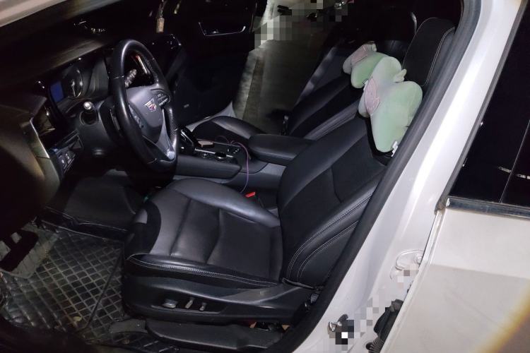 Used Cadillac XT6 2020 28T Six-Seater Four-Wheel-Drive Luxury Version Left Front Seat
