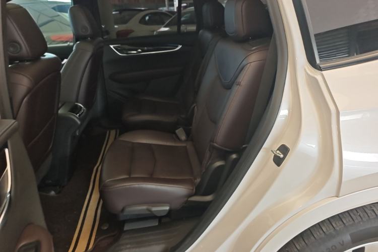Used Cadillac XT6 2020 28T Six-Seater Four-Wheel-Drive Luxury Version Left Rear Seat