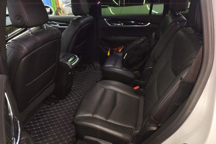 Used Cadillac XT6 2020 28T Six-Seater Four-Wheel-Drive Luxury Version Left Rear Seat