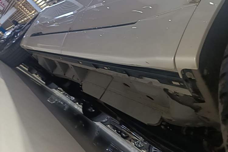 Used Cadillac XT6 2020 28T Six-Seater Four-Wheel-Drive Luxury Version Left Side Sill