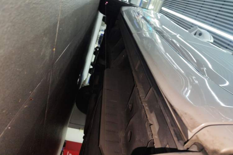 Used Cadillac XT6 2020 28T Six-Seater Four-Wheel-Drive Luxury Version Left Side Sill