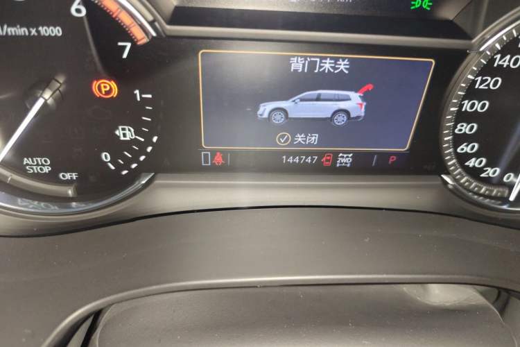 Used Cadillac XT6 2020 28T Six-Seater Four-Wheel-Drive Luxury Version Odometer Close Up