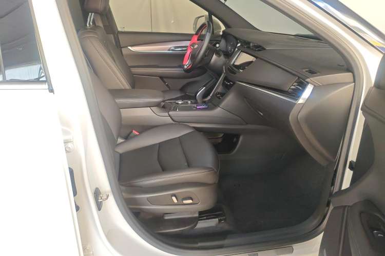 Used Cadillac XT6 2020 28T Seven-Seater Fashion Edition Right Front Seat