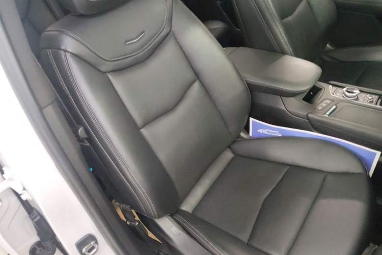 Used Cadillac XT6 2020 28T Six-Seater All-Wheel-Drive Fashion Edition Right Front Seat