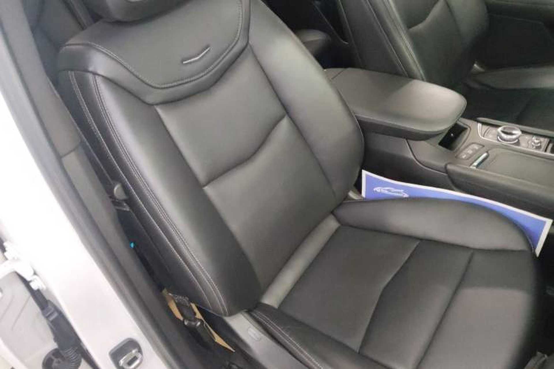 Used Cadillac XT6 2020 28T Six-Seater All-Wheel-Drive Fashion Edition Right Front Seat