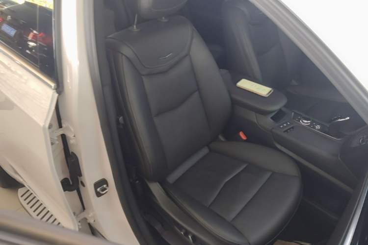 Used Cadillac XT6 2020 28T Six-Seater Luxury Version Right Front Seat