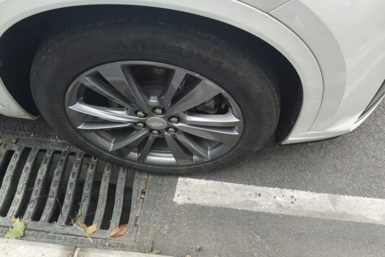 Used Cadillac XT6 2020 28T Seven-Seater Fashion Edition Right Front Wheel Hub