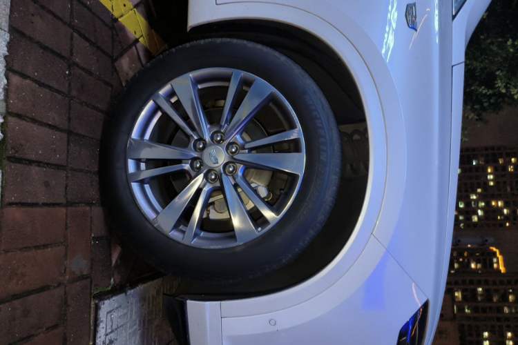Used Cadillac XT6 2020 28T Six-Seater Luxury Sporty Enjoy-the-Comfort Safety Edition Right Front Wheel Hub