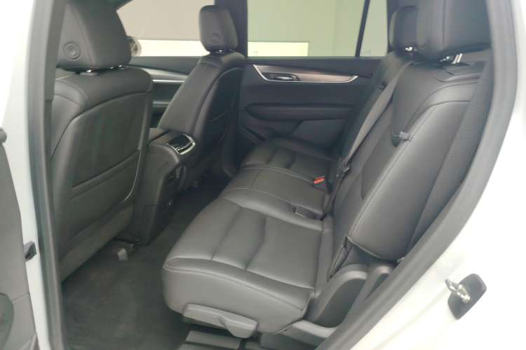 Used Cadillac XT6 2020 28T 7-Seater Four-Wheel Drive Luxury Version Right Rear Seat