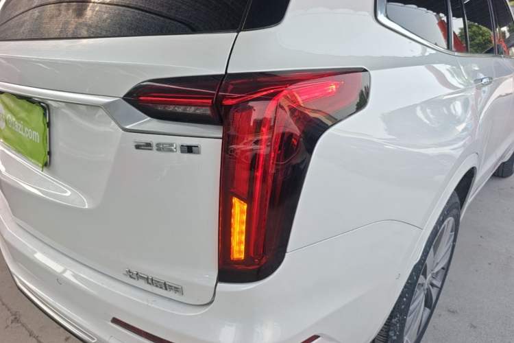 Used Cadillac XT6 2020 28T Seven-Seater Four-Wheel-Drive Leading Version Right Rear Taillight
