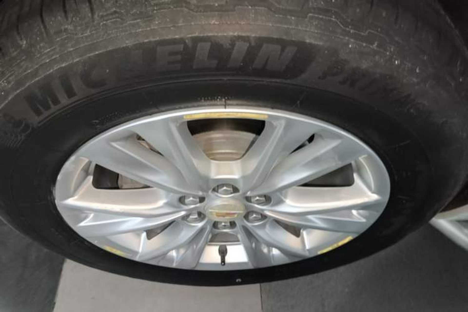 Used Cadillac XT6 2020 28T Seven-Seater Fashion Edition Right Rear Wheel Hub