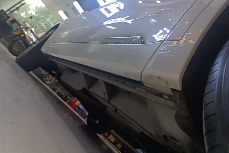 Used Cadillac XT6 2020 28T Six-Seater Four-Wheel-Drive Luxury Version Right Side Sill