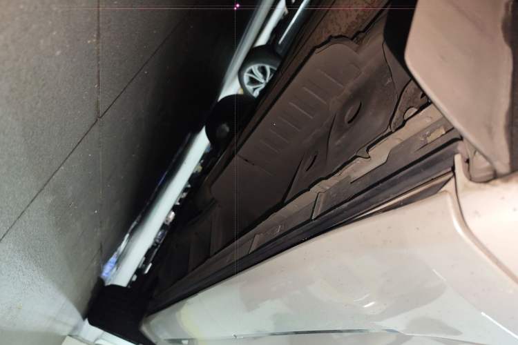 Used Cadillac XT6 2020 28T Six-Seater Four-Wheel-Drive Luxury Version Right Side Sill