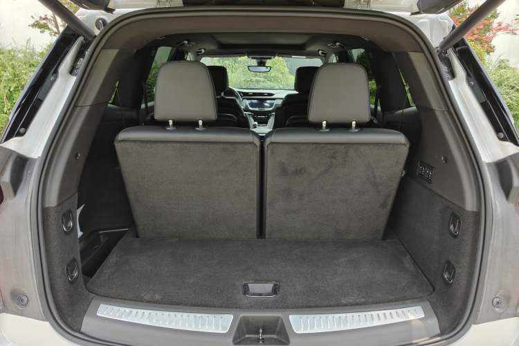 Used Cadillac XT6 2020 28T Six-Seater Four-Wheel-Drive Luxury Version Trunk
