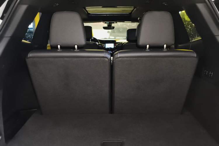 Used Cadillac XT6 2020 28T Six-Seater Four-Wheel-Drive Luxury Version Trunk