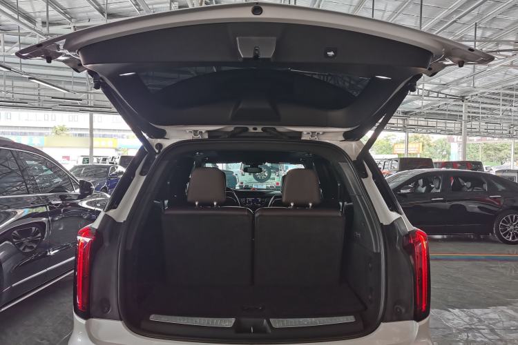 Used Cadillac XT6 2020 28T Six-Seater Four-Wheel-Drive Luxury Version Trunk