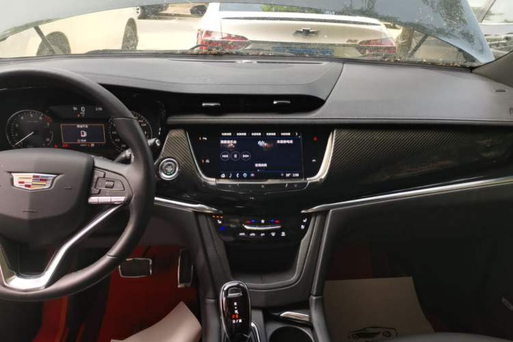 Used Cadillac XT6 2021 Revised Version 2.0T 6-Seater Four-Wheel Drive Premium Edition Audio And AC Panel