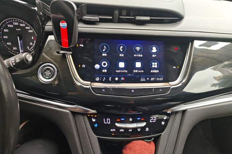 Used Cadillac XT6 2021 2.0T Six-Seater Four-Wheel-Drive Luxury Version Audio And AC Panel