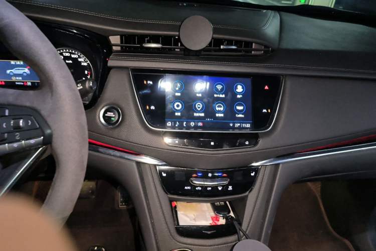 Used Cadillac XT6 2021 28T 7-Seater Four-Wheel Drive Luxury Version Audio And AC Panel