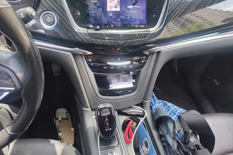 Used Cadillac XT6 2021 Revised Version 2.0T 6-Seater Four-Wheel Drive Premium Edition Audio And AC Panel