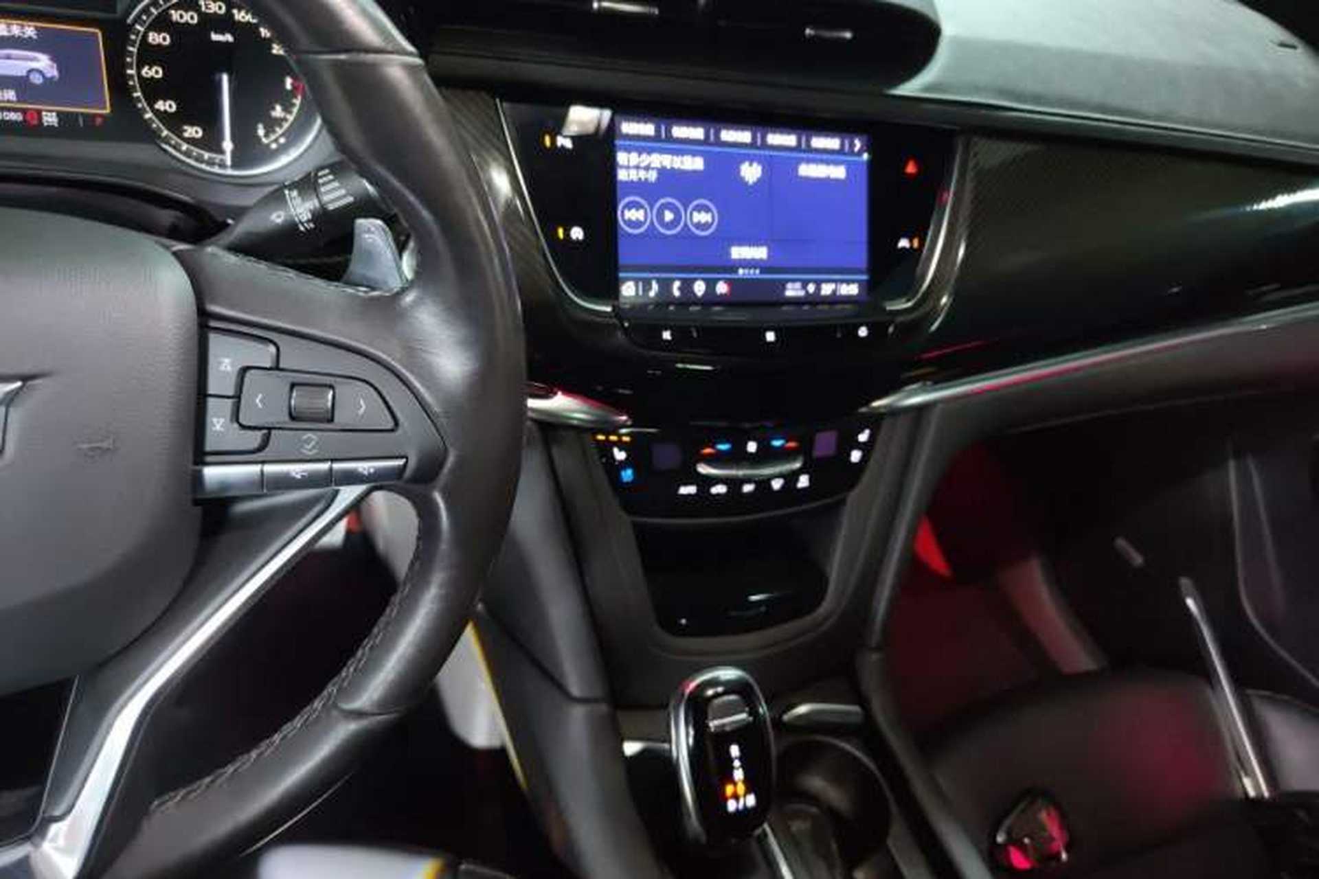 Used Cadillac XT6 2021 2.0T Six-Seater Four-Wheel-Drive Prestige Version Audio And AC Panel