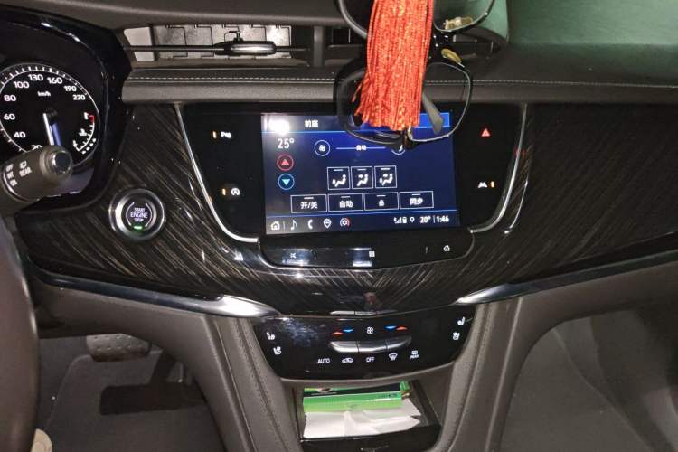 Used Cadillac XT6 2021 2.0T Six-Seater Four-Wheel-Drive Luxury Version Audio And AC Panel