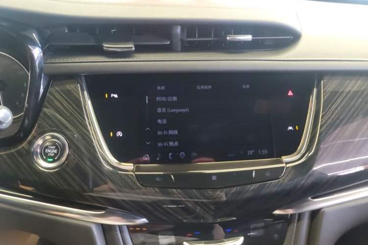 Used Cadillac XT6 2021 2.0T Six-Seater Four-Wheel-Drive Luxury Version Audio And AC Panel