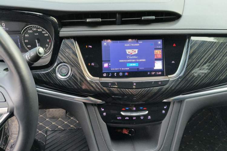 Used Cadillac XT6 2021 2.0T Six-Seater Four-Wheel-Drive Luxury Version Audio And AC Panel