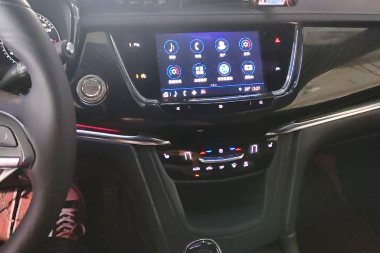 Used Cadillac XT6 2021 2.0T 6-Seater Two-Wheel Drive Luxury Version Audio And AC Panel
