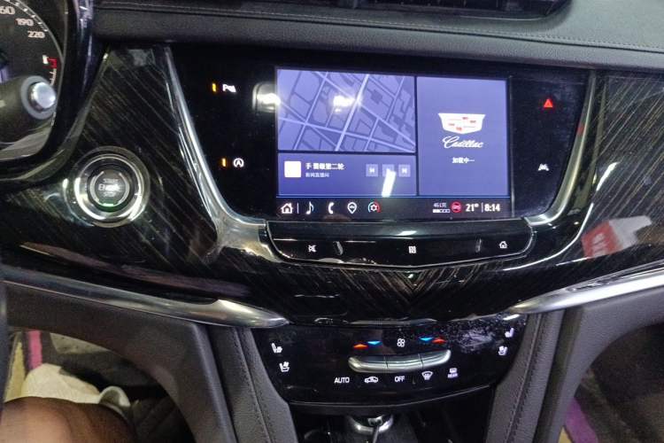 Used Cadillac XT6 2021 2.0T Six-Seater Four-Wheel-Drive Luxury Version Audio And AC Panel