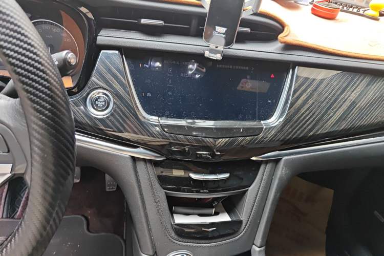 Used Cadillac XT6 2021 28T Six-Seater Four-Wheel-Drive Luxury Version Audio And AC Panel