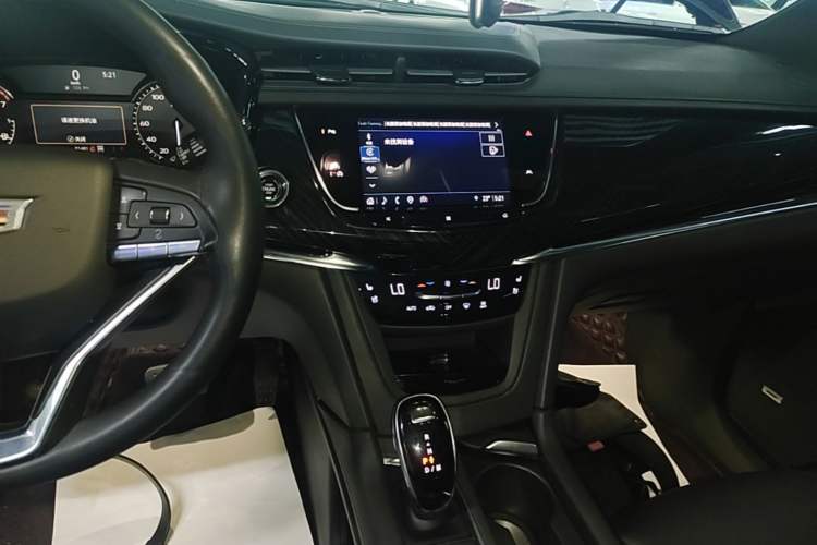 Used Cadillac XT6 2021 2.0T Six-Seater Four-Wheel-Drive Luxury Version Audio And AC Panel