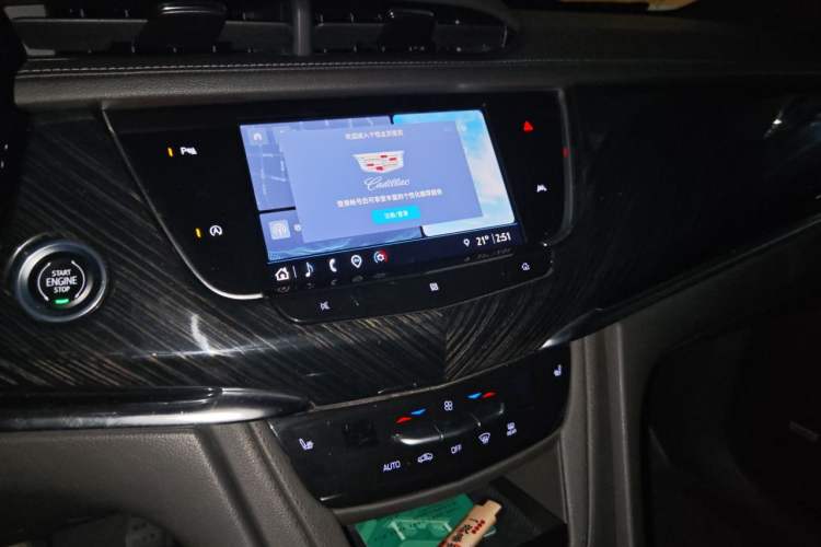 Used Cadillac XT6 2021 2.0T 6-Seater Two-Wheel Drive Luxury Version Audio And AC Panel