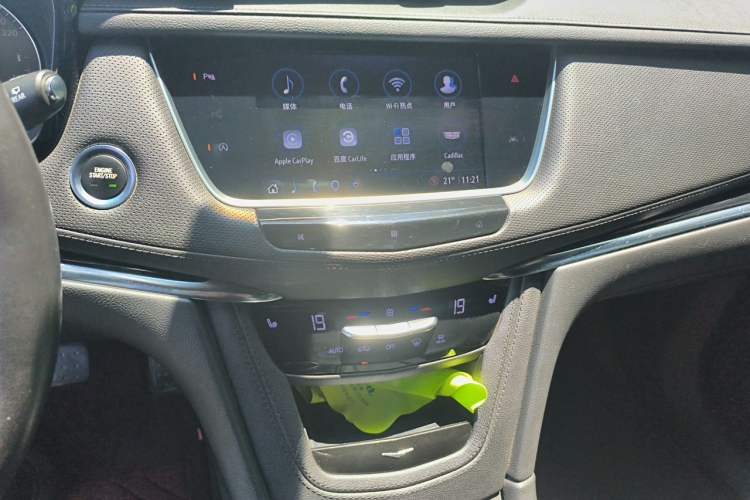 Used Cadillac XT6 2021 2.0T Six-Seater Four-Wheel-Drive Luxury Version Audio And AC Panel