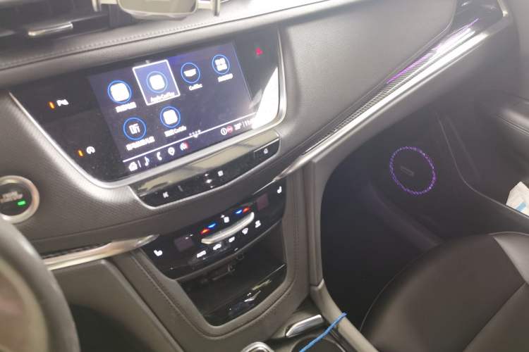 Used Cadillac XT6 2021 2.0T Seven-Seater Four-Wheel Drive Luxury Version Audio And AC Panel
