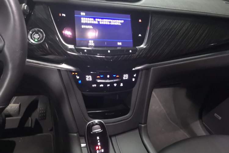 Used Cadillac XT6 2021 2.0T Six-Seater Four-Wheel-Drive Luxury Version Audio And AC Panel