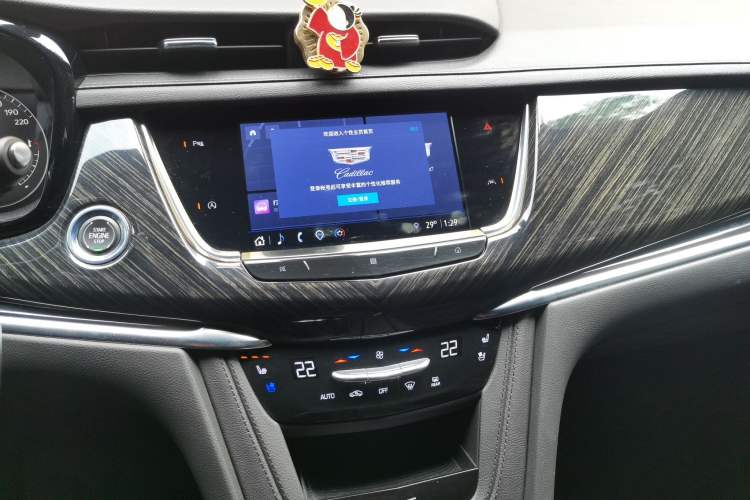 Used Cadillac XT6 2021 2.0T 7-Seater Four-Wheel Drive Luxury Version Audio And AC Panel
