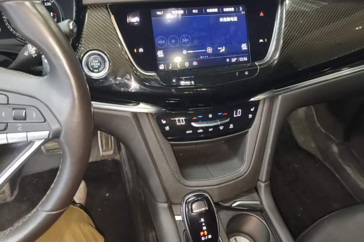 Used Cadillac XT6 2021 Revised Version 2.0T 6-Seater Four-Wheel Drive Premium Edition Audio And AC Panel