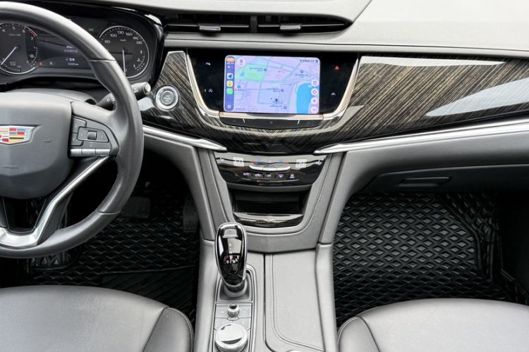 Used Cadillac XT6 2021 2.0T 7-Seater Two-Wheel-Drive Luxury Version Audio And AC Panel