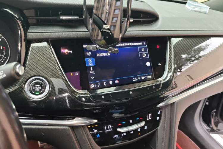 Used Cadillac XT6 2021 Revised Version 2.0T 6-Seater Four-Wheel Drive Premium Edition Audio And AC Panel