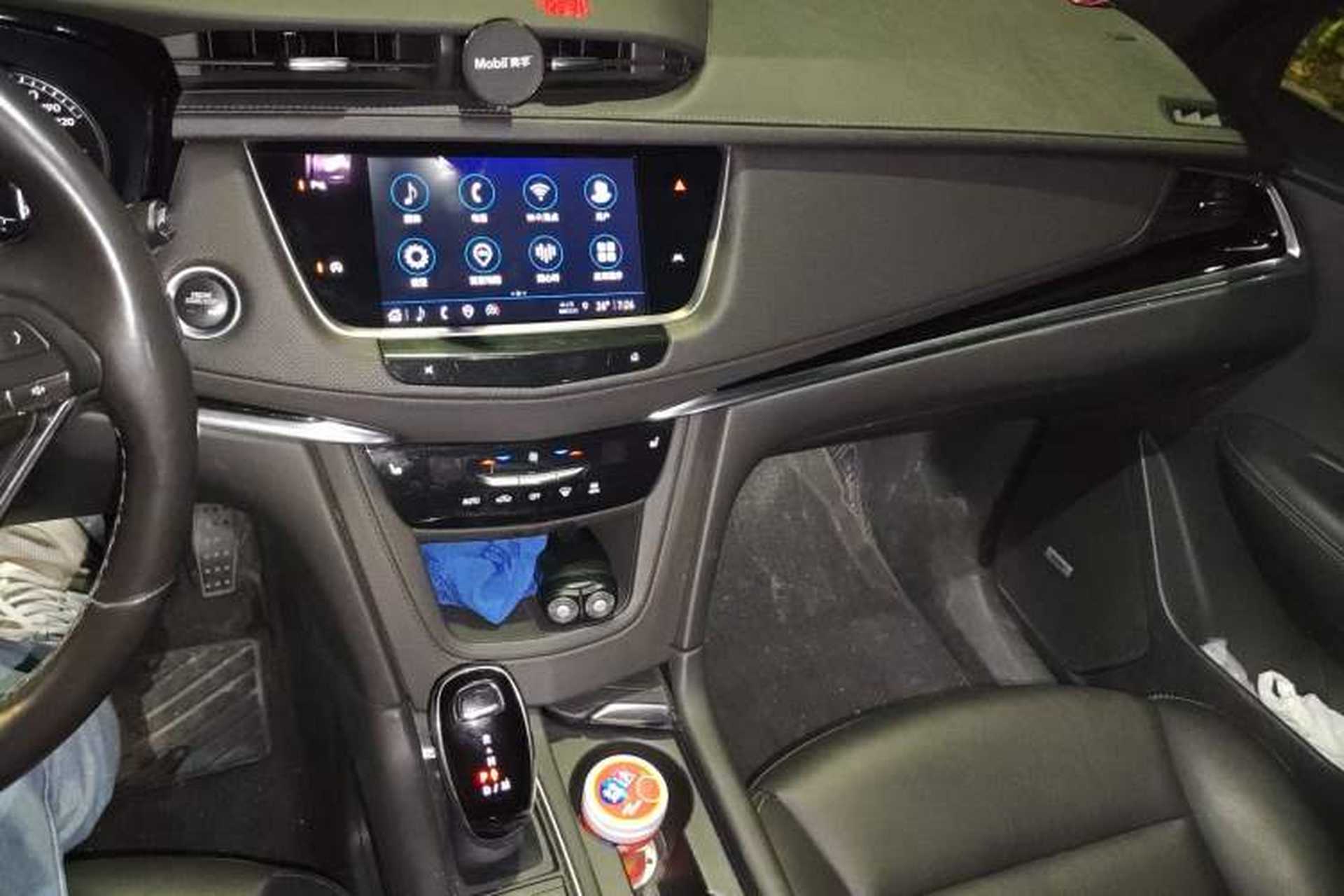 Used Cadillac XT6 2021 2.0T Seven-Seater Four-Wheel Drive Luxury Version Audio And AC Panel