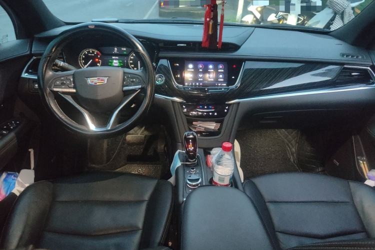 Used Cadillac XT6 2021 2.0T 7-Seater Four-Wheel Drive Luxury Version Center Console