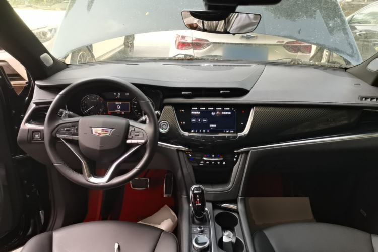 Used Cadillac XT6 2021 Revised Version 2.0T 6-Seater Four-Wheel Drive Premium Edition Center Console
