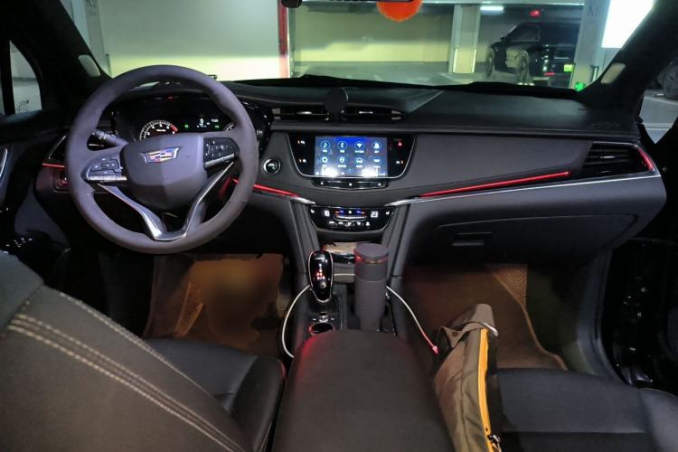 Used Cadillac XT6 2021 28T 7-Seater Four-Wheel Drive Luxury Version Center Console