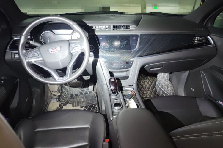 Used Cadillac XT6 2021 28T 7-Seater Four-Wheel Drive Luxury Version Center Console