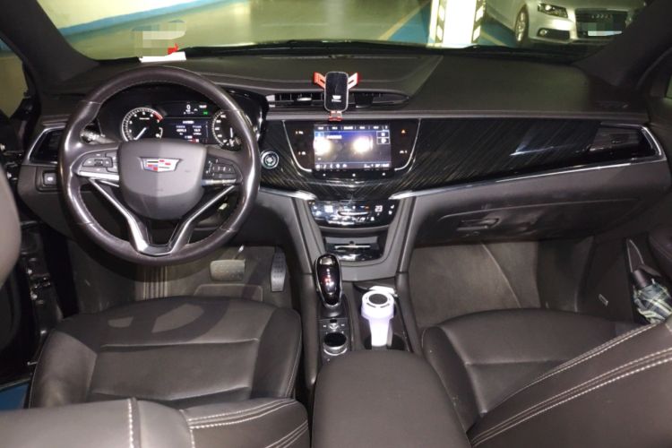 Used Cadillac XT6 2021 28T Six-Seater Four-Wheel-Drive Luxury Version Center Console
