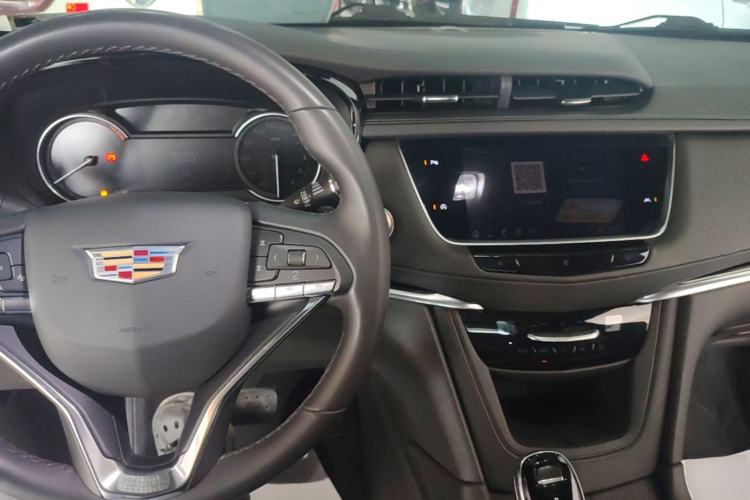 Used Cadillac XT6 2021 28T Six-Seater Fashion Edition Center Console